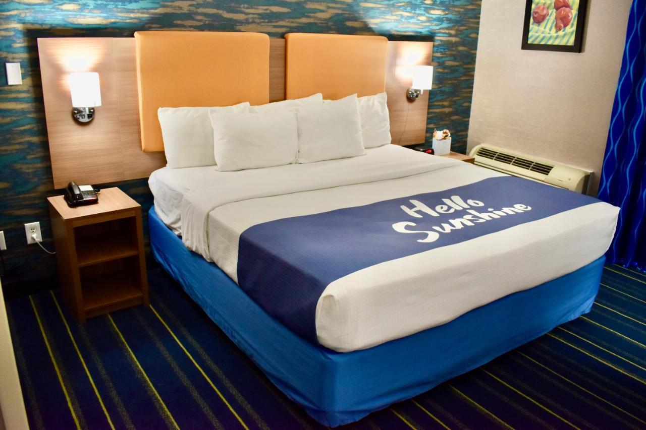 Days Inn By Wyndham Wayne Exterior photo