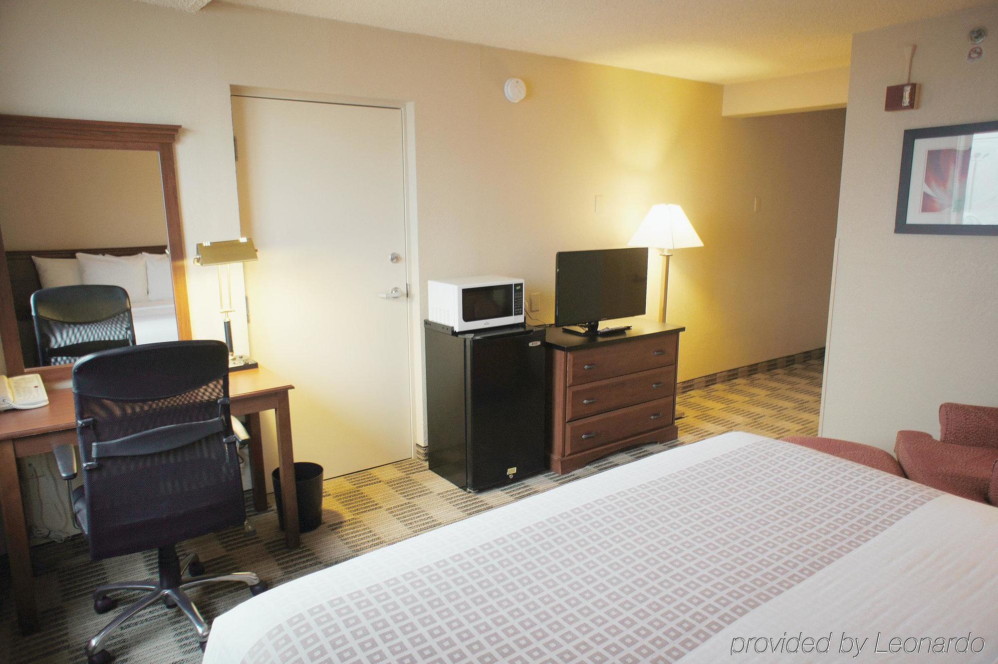 Days Inn By Wyndham Wayne Exterior photo